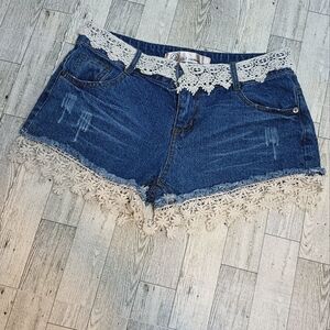 E2 Clothing Jean Shorts Size Small Lace Festival